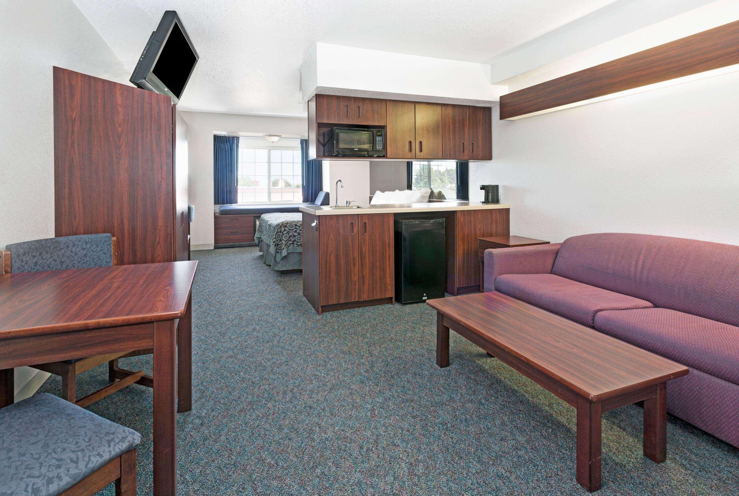 Days Inn & Suites By Wyndham Greeley Ngoại thất bức ảnh