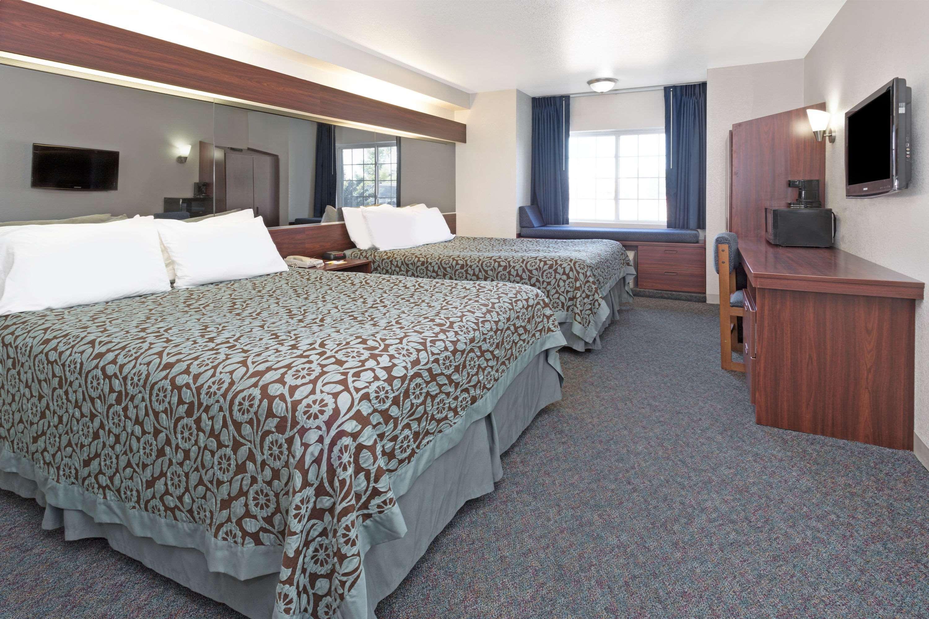 Days Inn & Suites By Wyndham Greeley Ngoại thất bức ảnh