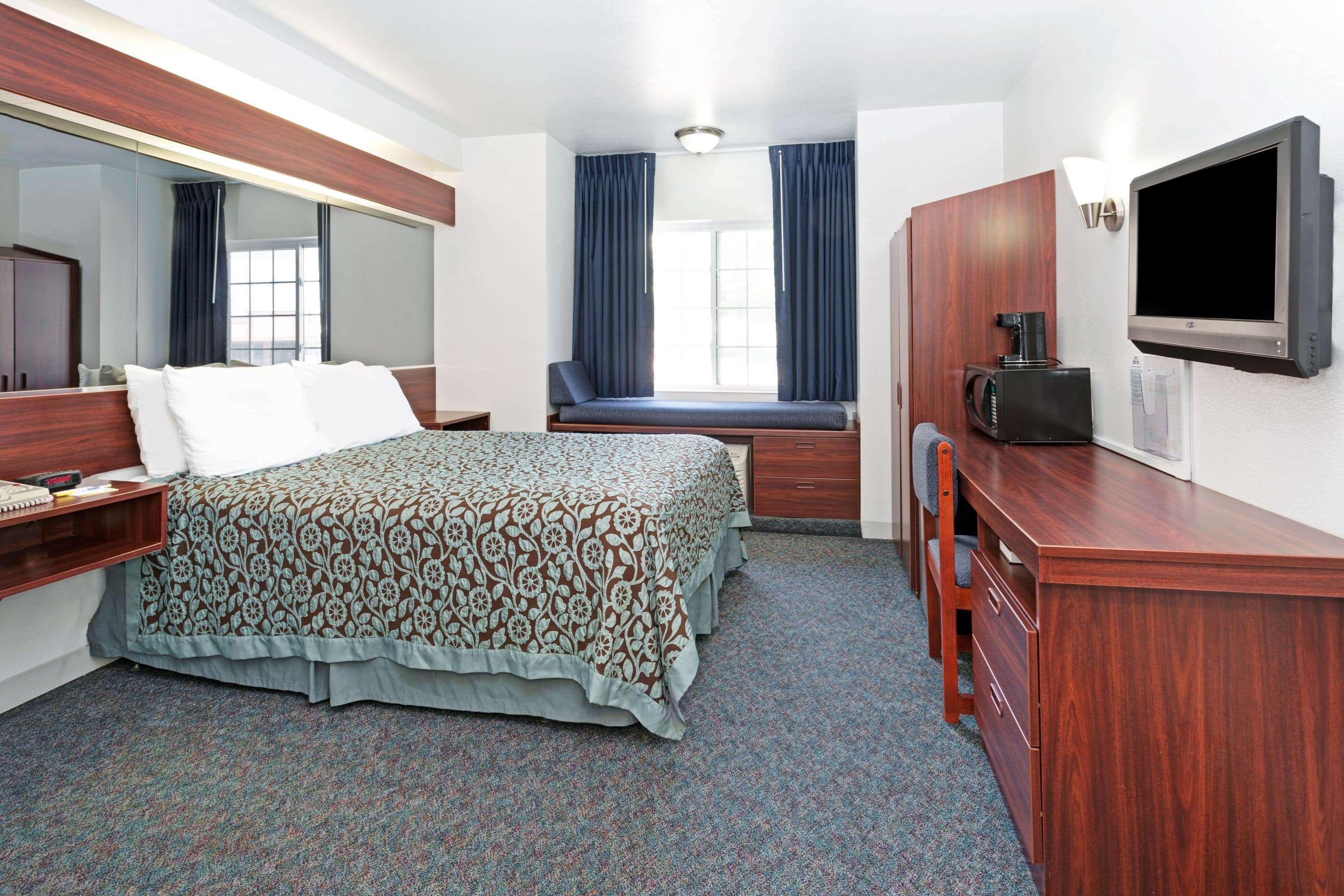 Days Inn & Suites By Wyndham Greeley Ngoại thất bức ảnh