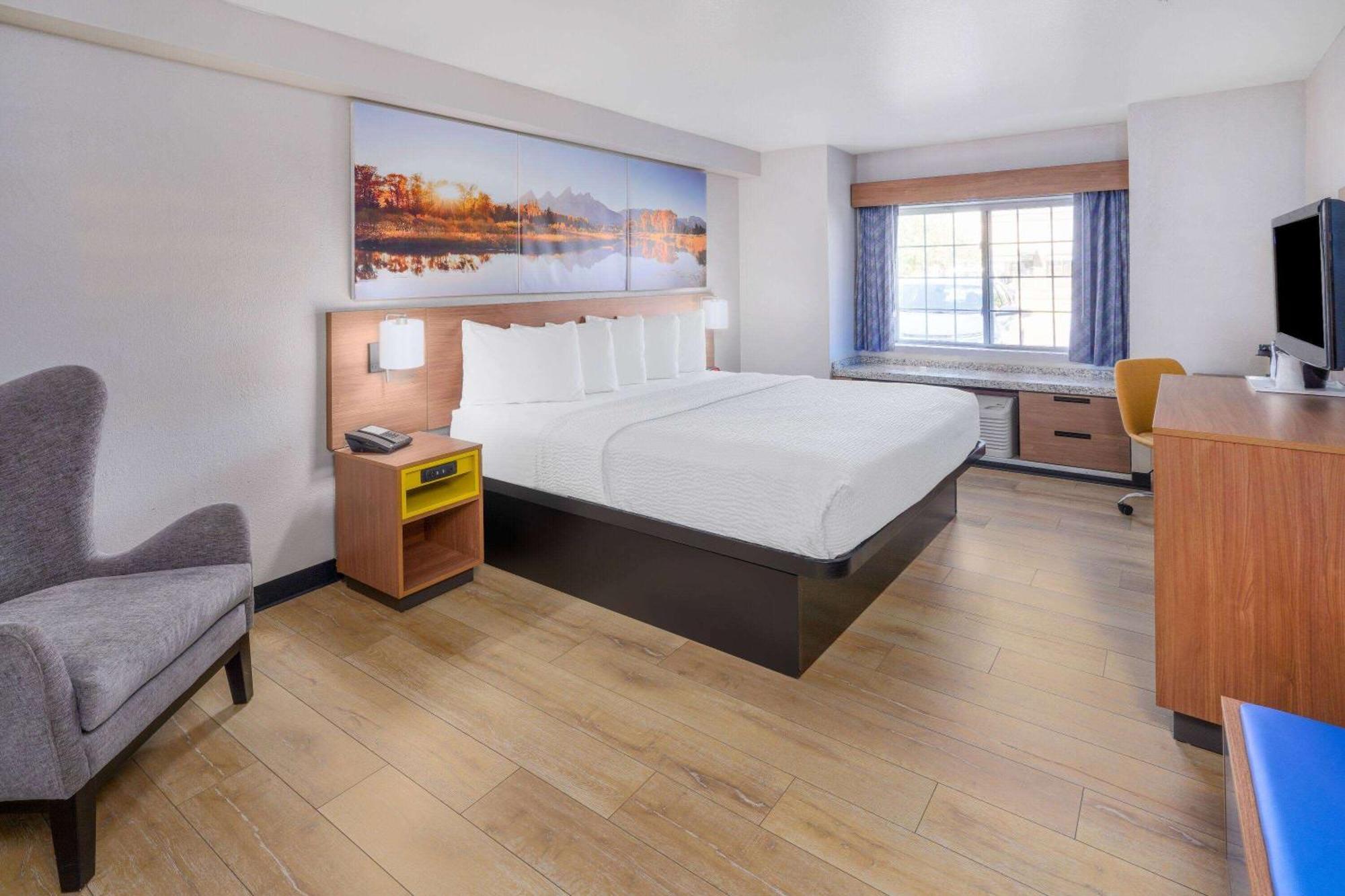 Days Inn & Suites By Wyndham Greeley Ngoại thất bức ảnh