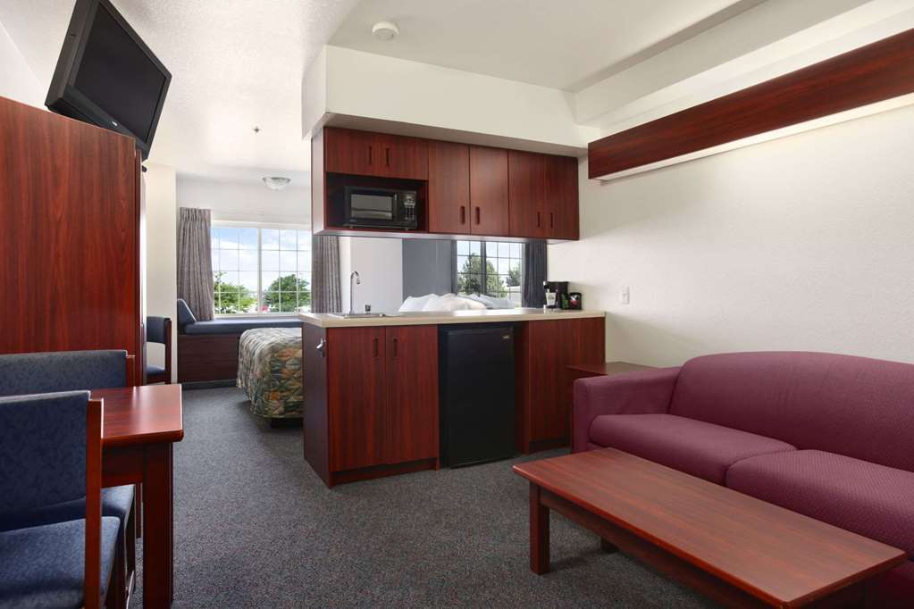 Days Inn & Suites By Wyndham Greeley Phòng bức ảnh